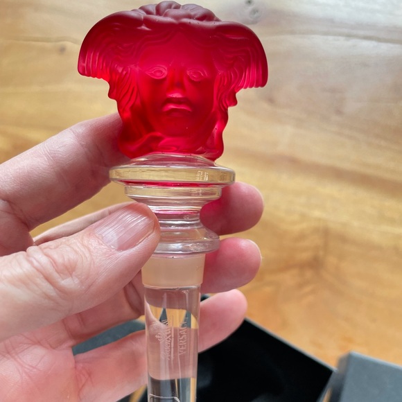 Versace Medusa Lumiere bottle stopper - NWOT - Picture 1 of 4
